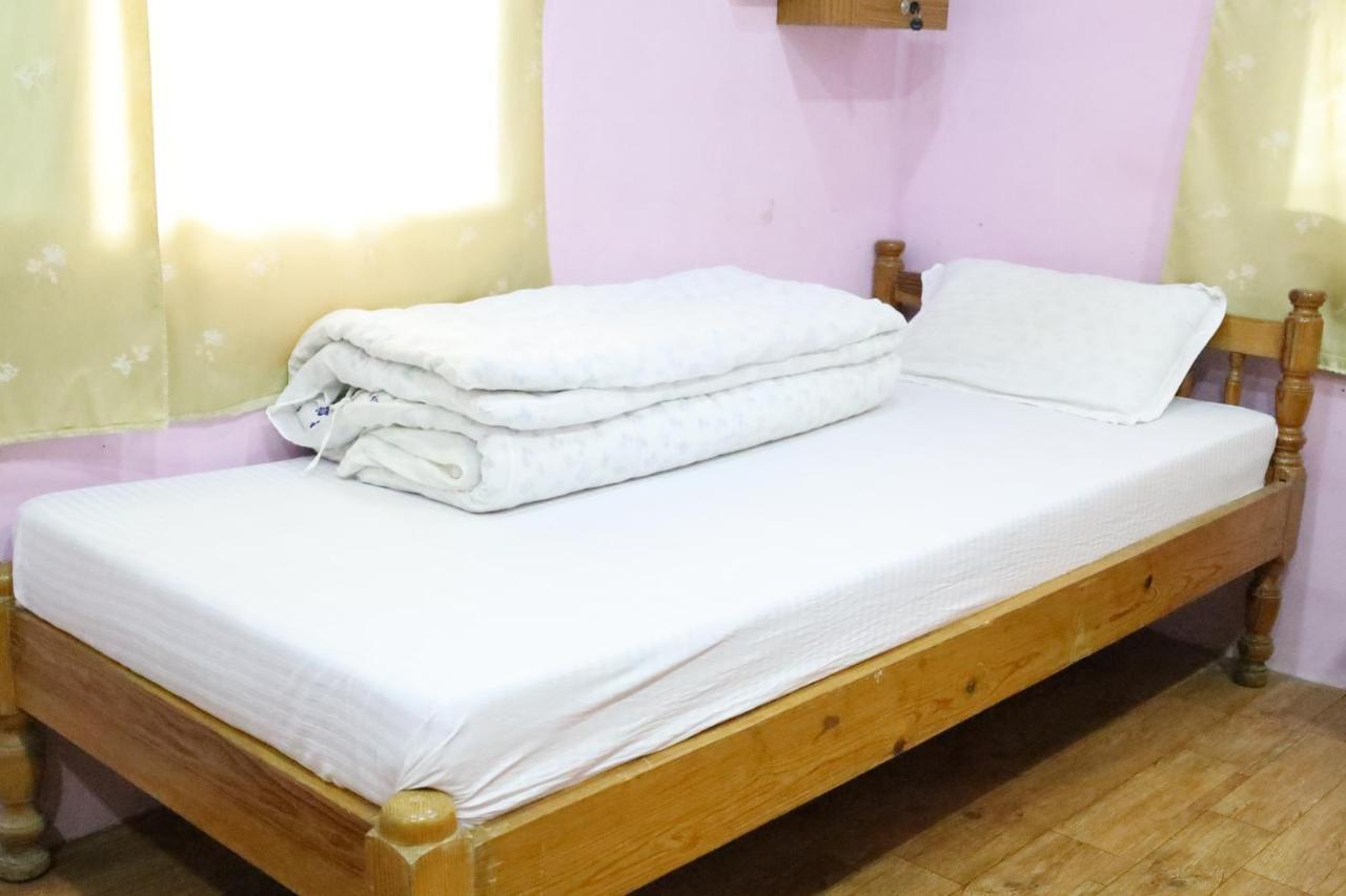 Margik Backpackers Hostel Pokhara Exterior photo